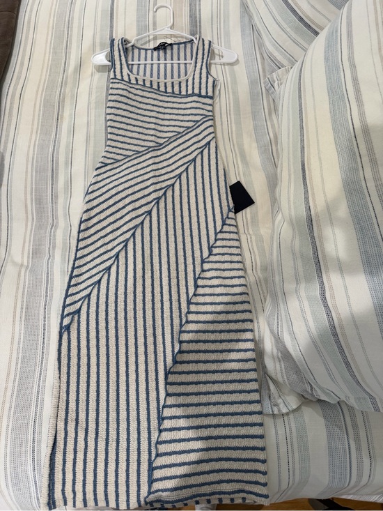 Lulus Dresses & Skirts - Sleeveless Blue and Cream Striped Knit Midi Dress